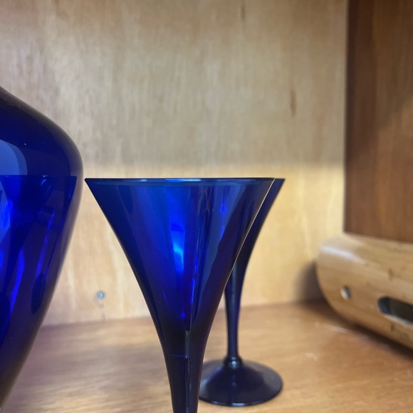 Vibrant Blue Glass Decanter Set with Glasses - Picture 4 of 6